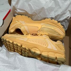 NWT Nike Zoom Vomero ‘celestial gold’ sneakers
